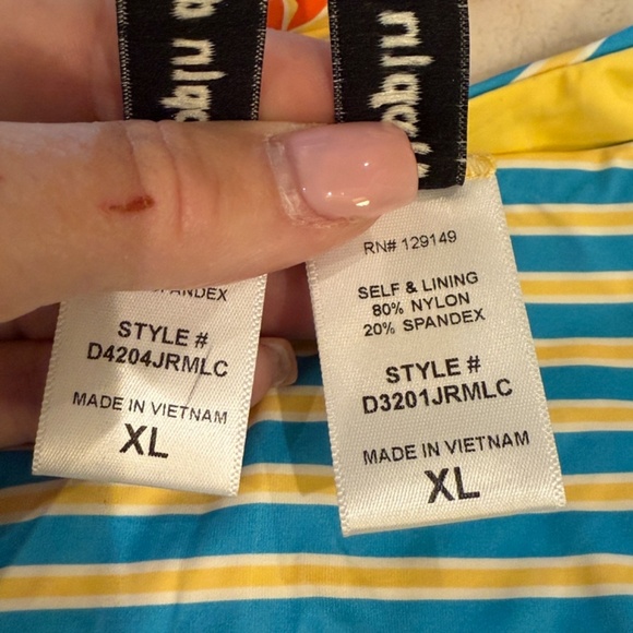 New! SET Dippin' Daisy's Striped Bikini Lotus Top & Haven Bottom 31457 - Picture 9 of 11